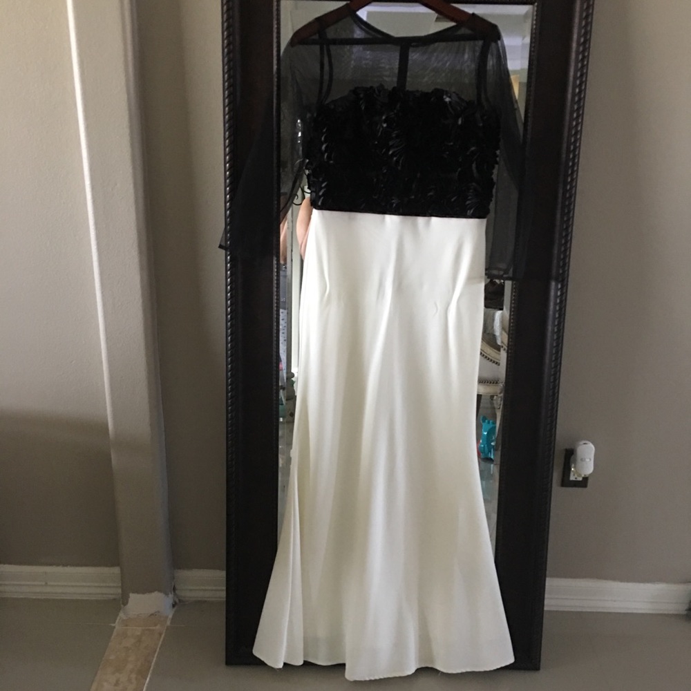 JS Collection Maxi Dress - Picture 4 of 6